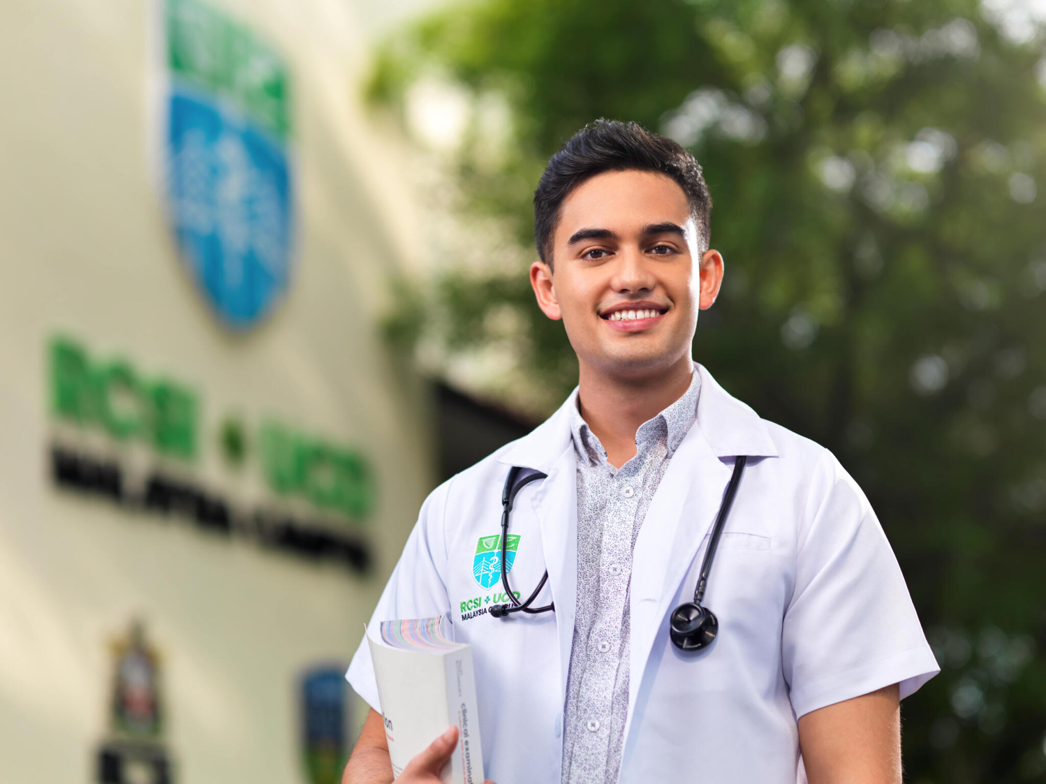 Why Should I Study Medicine at RUMC? blog image